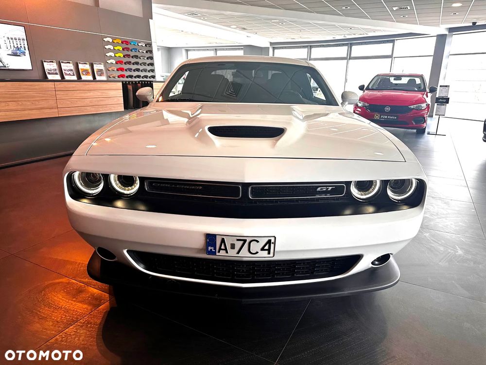 Dodge Challenger - 1