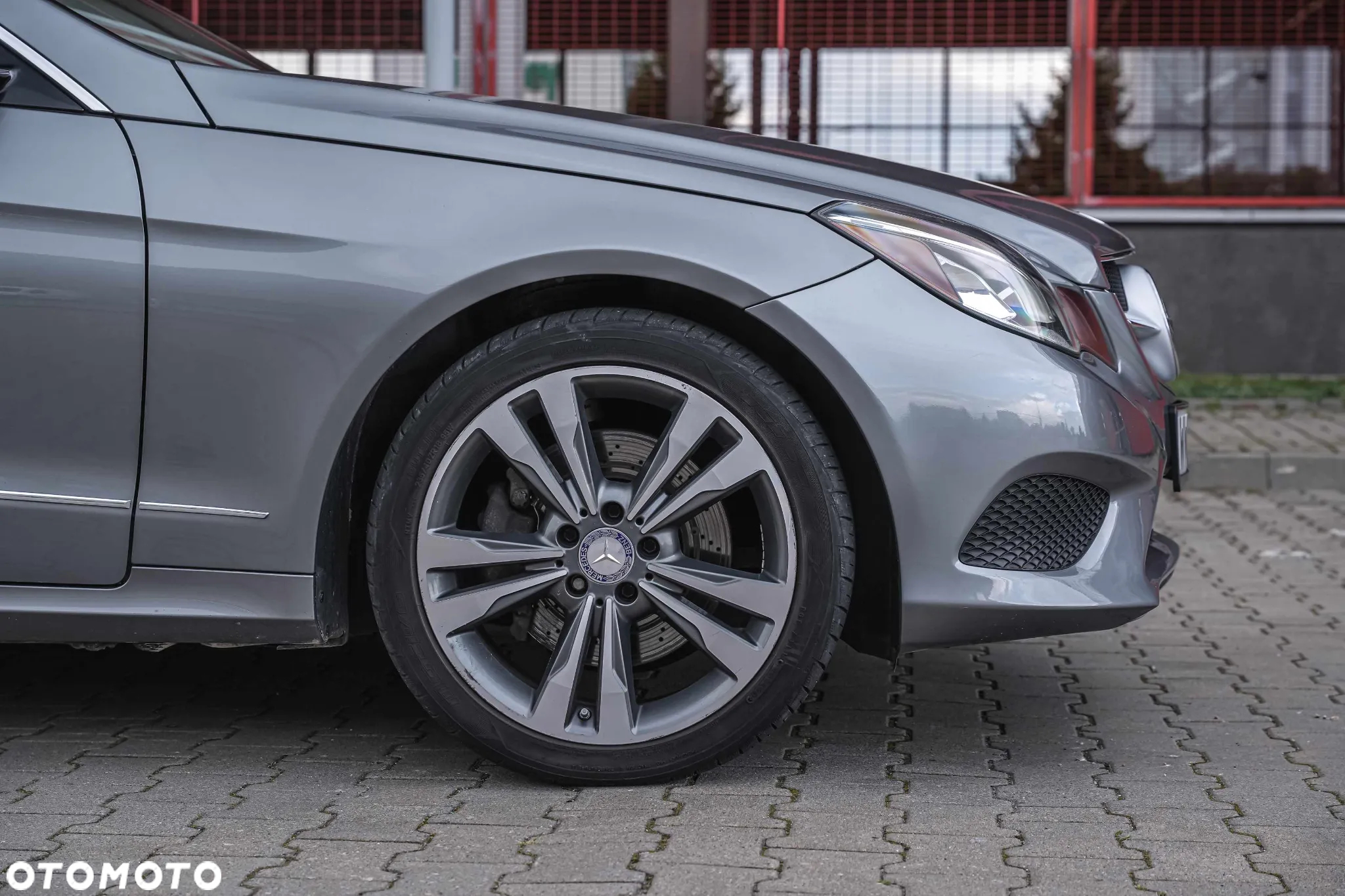 Mercedes-Benz Klasa E 350 CGI BlueEffICIENCY - 13