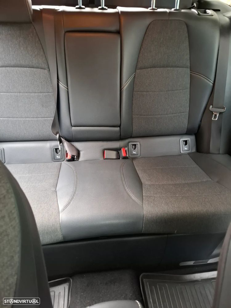 Toyota Corolla Touring Sports 1.8 Hybrid Comfort+P.Sport - 21