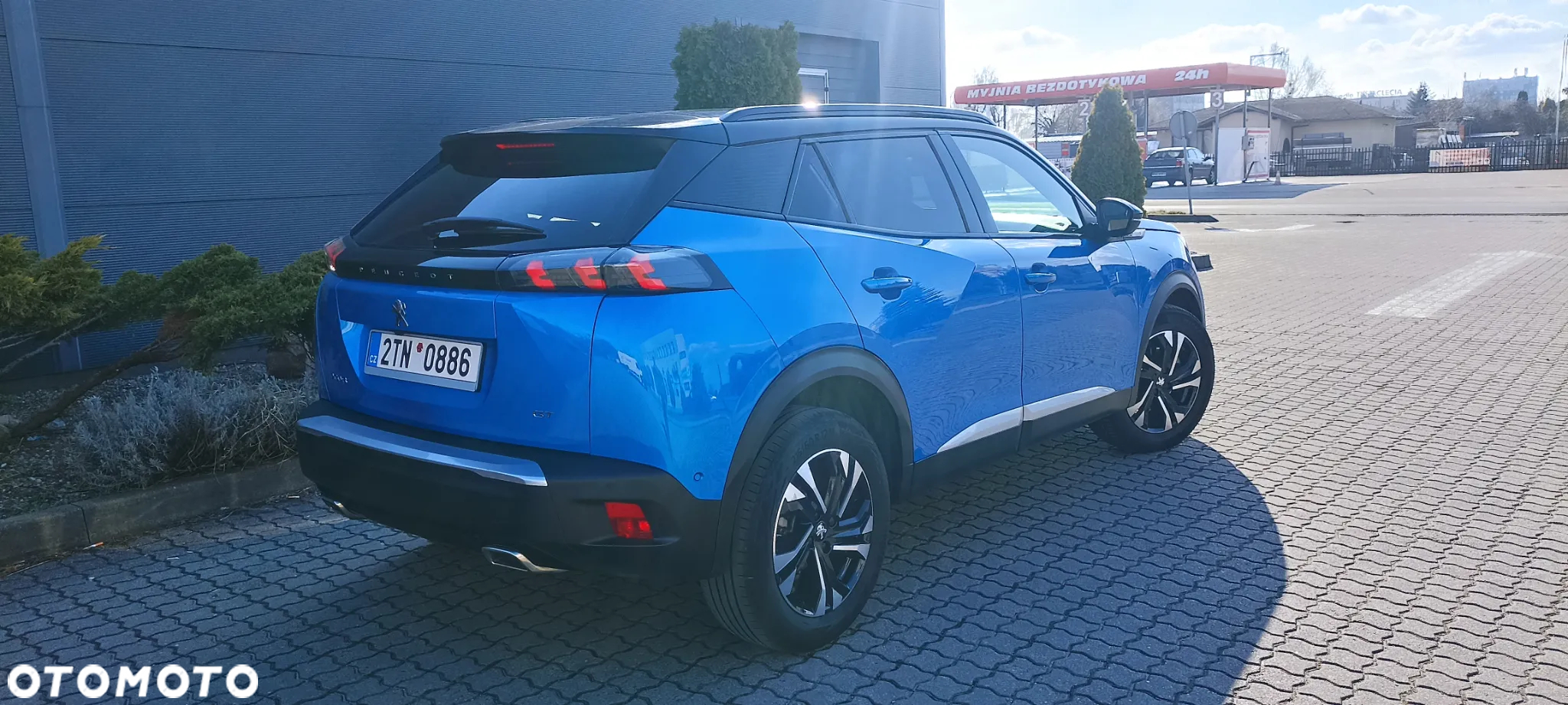 Peugeot 2008 1.2 PureTech GT S&S - 4