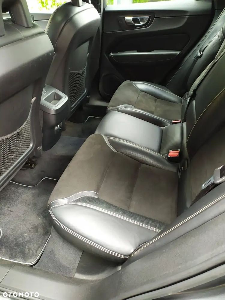 Volvo XC 60 D4 AWD R-Design - 14