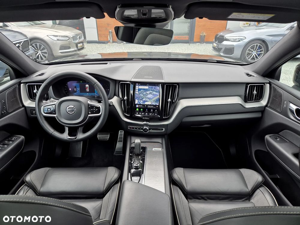 Volvo XC 60 T6 Plug-In Hybrid AWD Plus Dark - 9