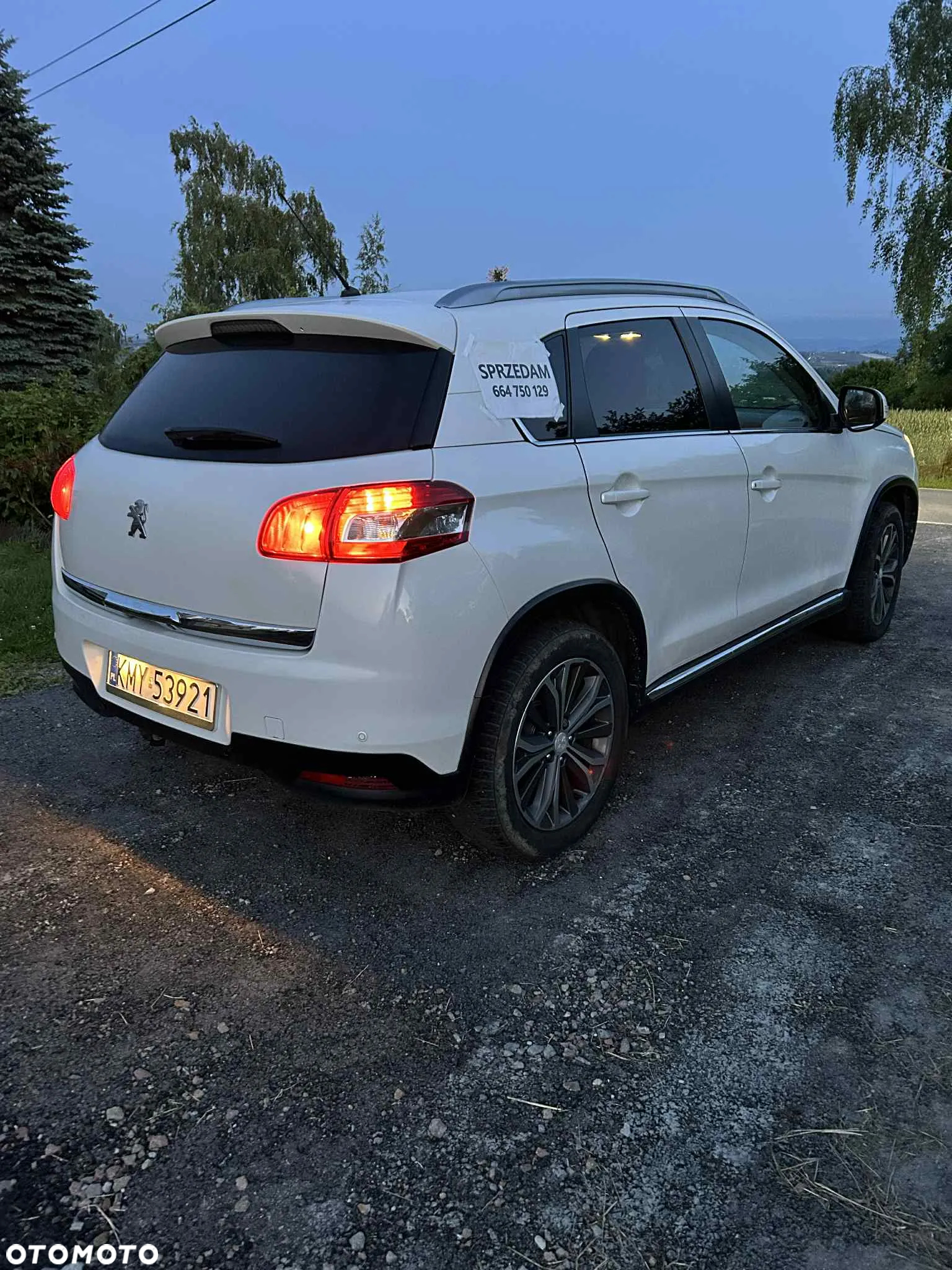 Peugeot 4008 - 11