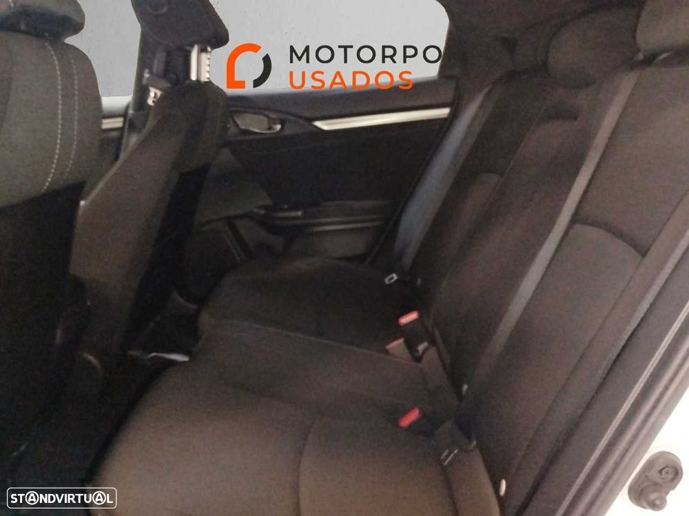 Honda Civic 1.0 i-VTEC Executive Premium - 10