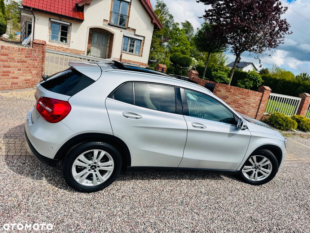 Mercedes-Benz GLA 200 7G-DCT Style - 5