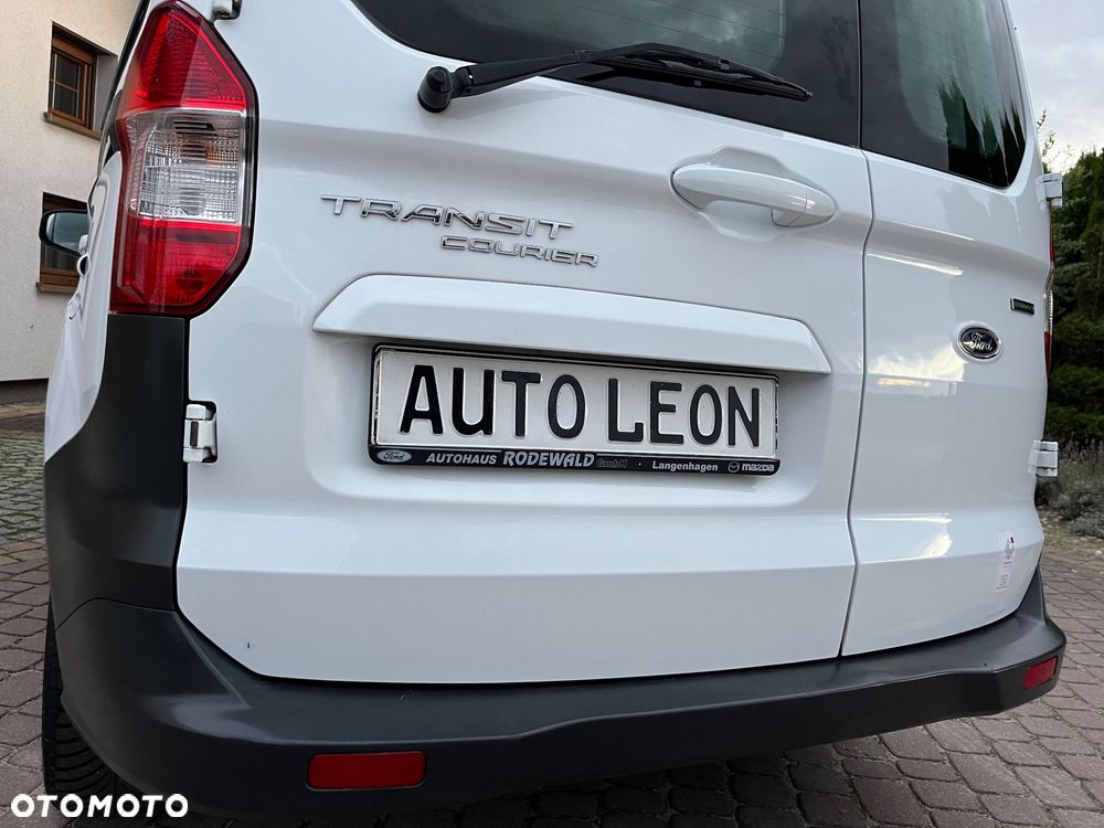 Ford Transit Courier - 31
