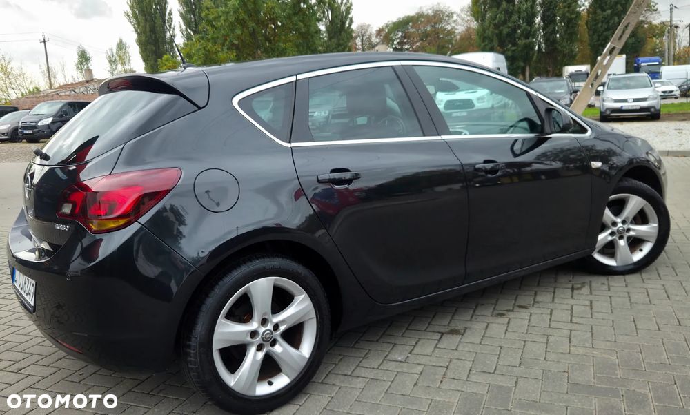 Opel Astra 2012
