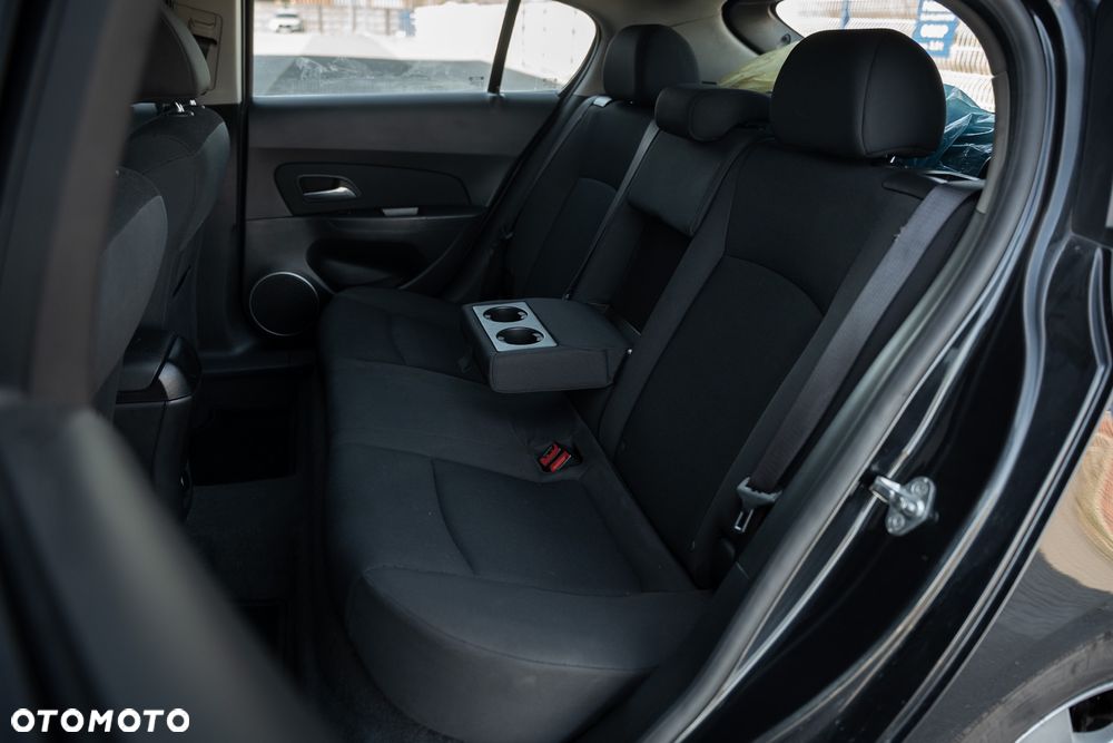 Chevrolet Cruze - 34