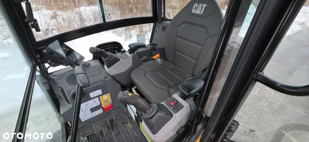 Caterpillar 302 CR  /  301.8. 302.7 , 303, 304 , 305 - 6