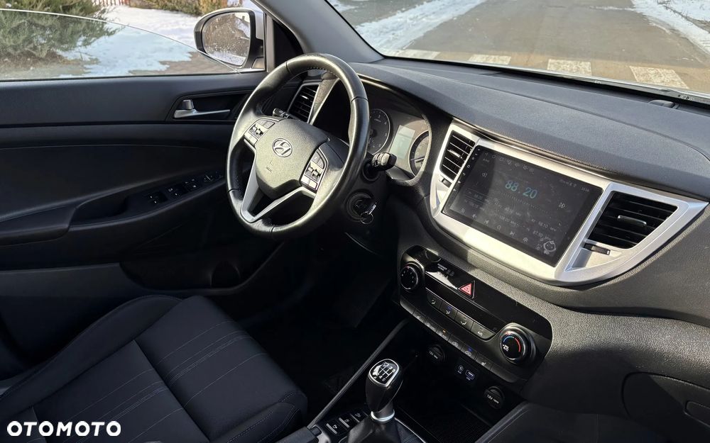 Hyundai Tucson blue 1.7 CRDi 2WD Style - 18