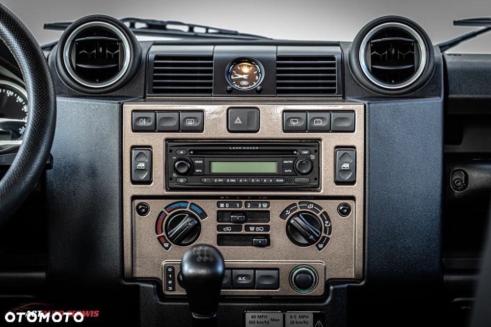 Land Rover Defender 90 2.4 TD4 SE - 23