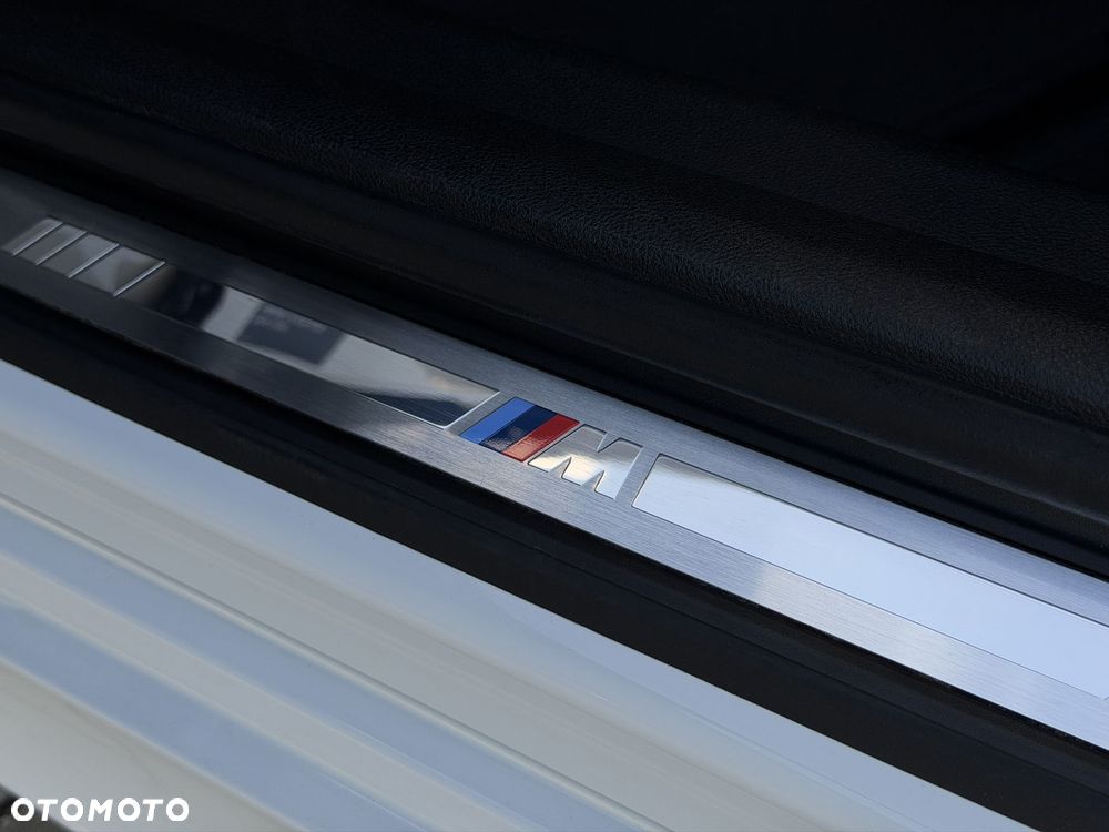 BMW Seria 3 320e M Sport - 35
