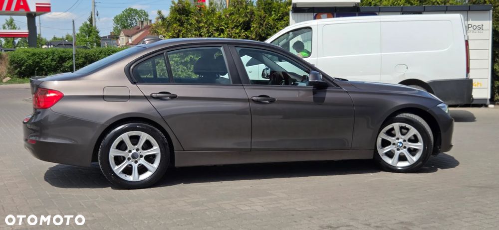 BMW Seria 3 316d EU6 - 20
