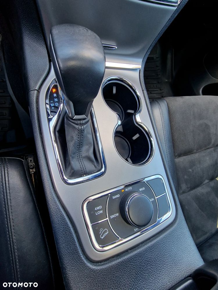 Jeep Grand Cherokee - 27