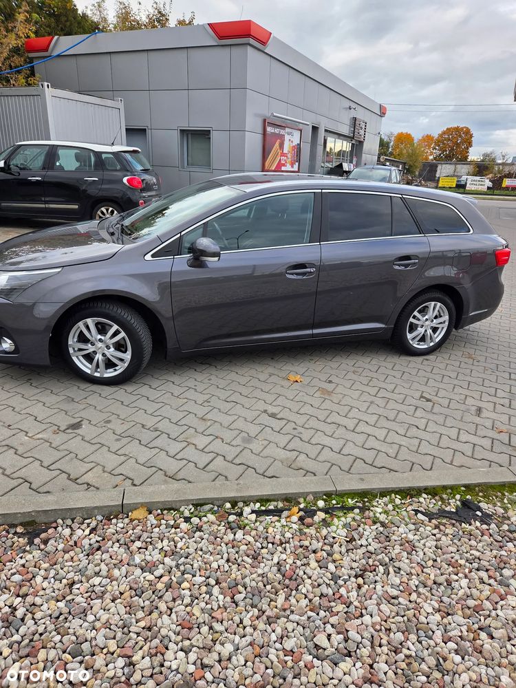 Toyota Avensis 1.8 Life - 2