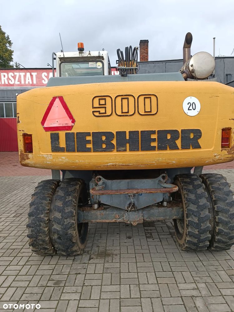 Liebherr A 900 C - 2
