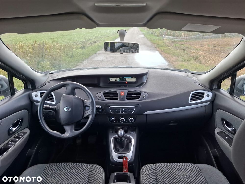 Renault Scenic 1.6 16V Authentique - 5