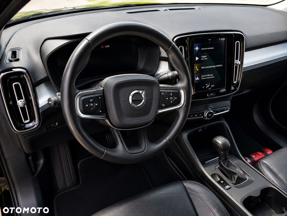 Volvo XC 40 T3 Momentum Pro - 3