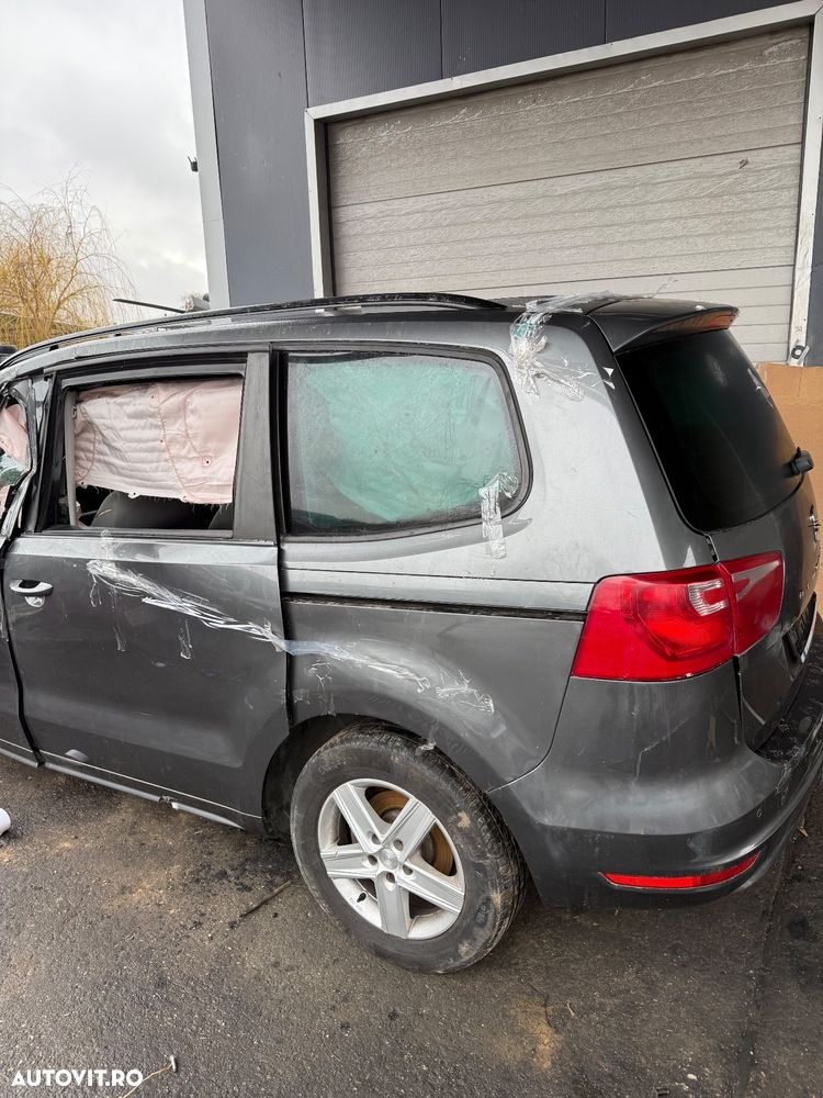 Dezmembrez Seat Alhambra 2.0 TDI CFF – Cutie LQU – 2012   Cod motor: CFF – 2.0 TDI 140 CP, stare bună  Cutie de viteze: Manuală 6 trepte, cod LQU  Cod caroserie: 7N Multe piese compatibile cu Volkswagen Sharan (7N) - 3