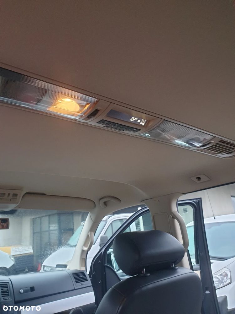 Volkswagen Multivan - 24