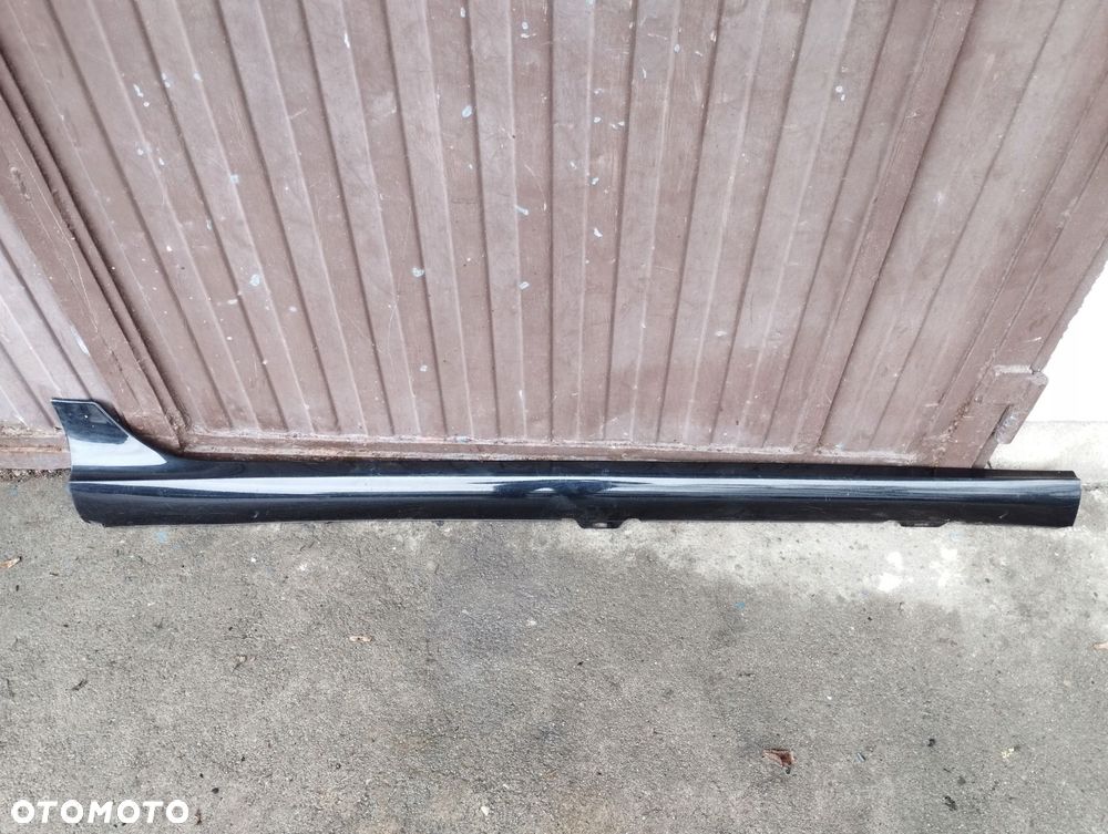 próg prawy vw golf v 5 gti 1k3 3d - 1