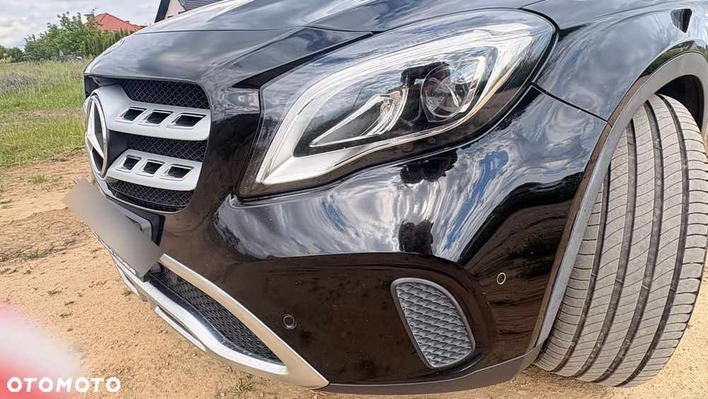 Mercedes-Benz GLA 220 d 4-Matic - 4