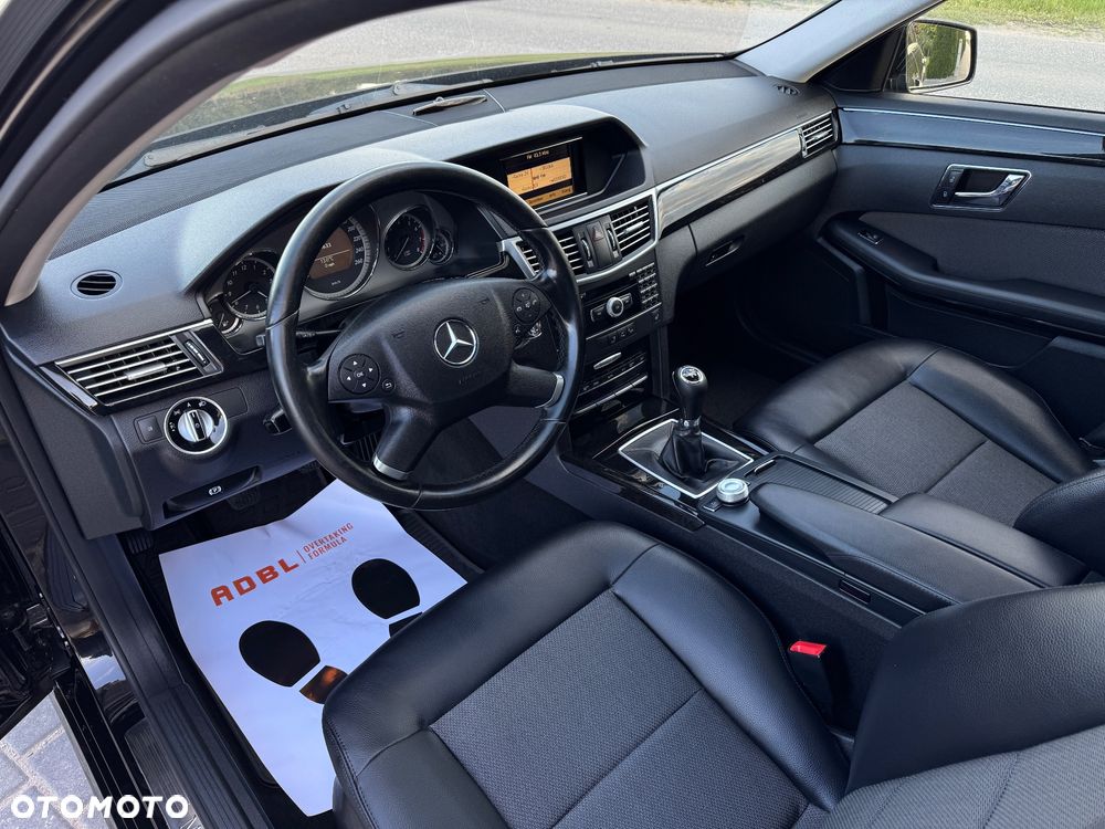 Mercedes-Benz Klasa E 200 CGI BlueEffICIENCY Avantgarde - 16