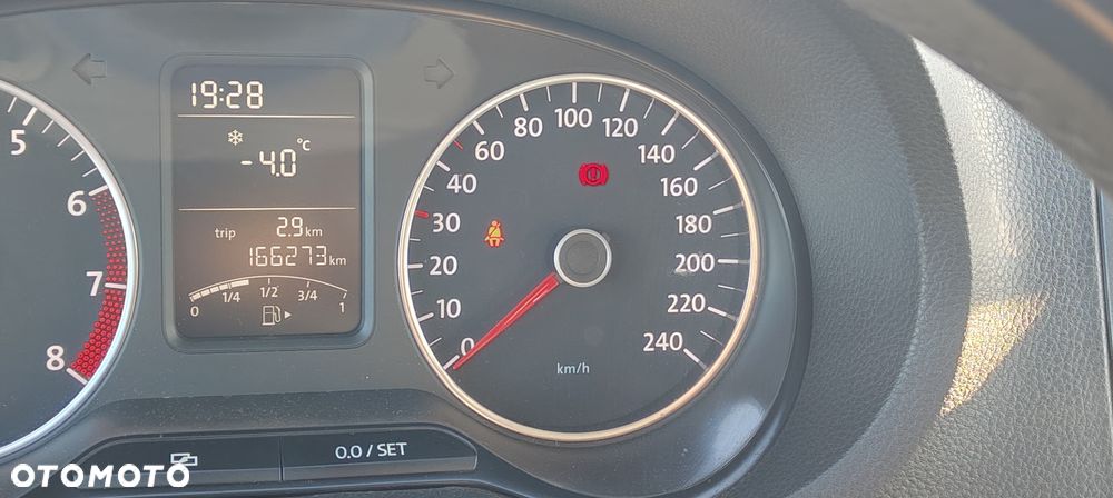 Volkswagen Polo 1.4 16V Highline - 8