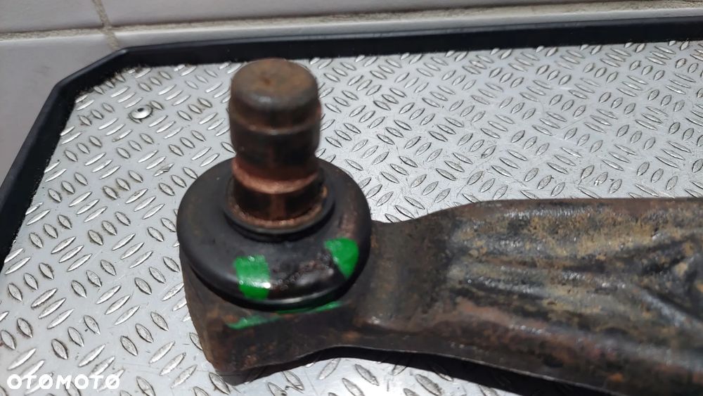 WAHACZ PRAWY PRZÓD- USZKODZONA GUMA CITROEN JUMPY R2007 2,0HDI - 2
