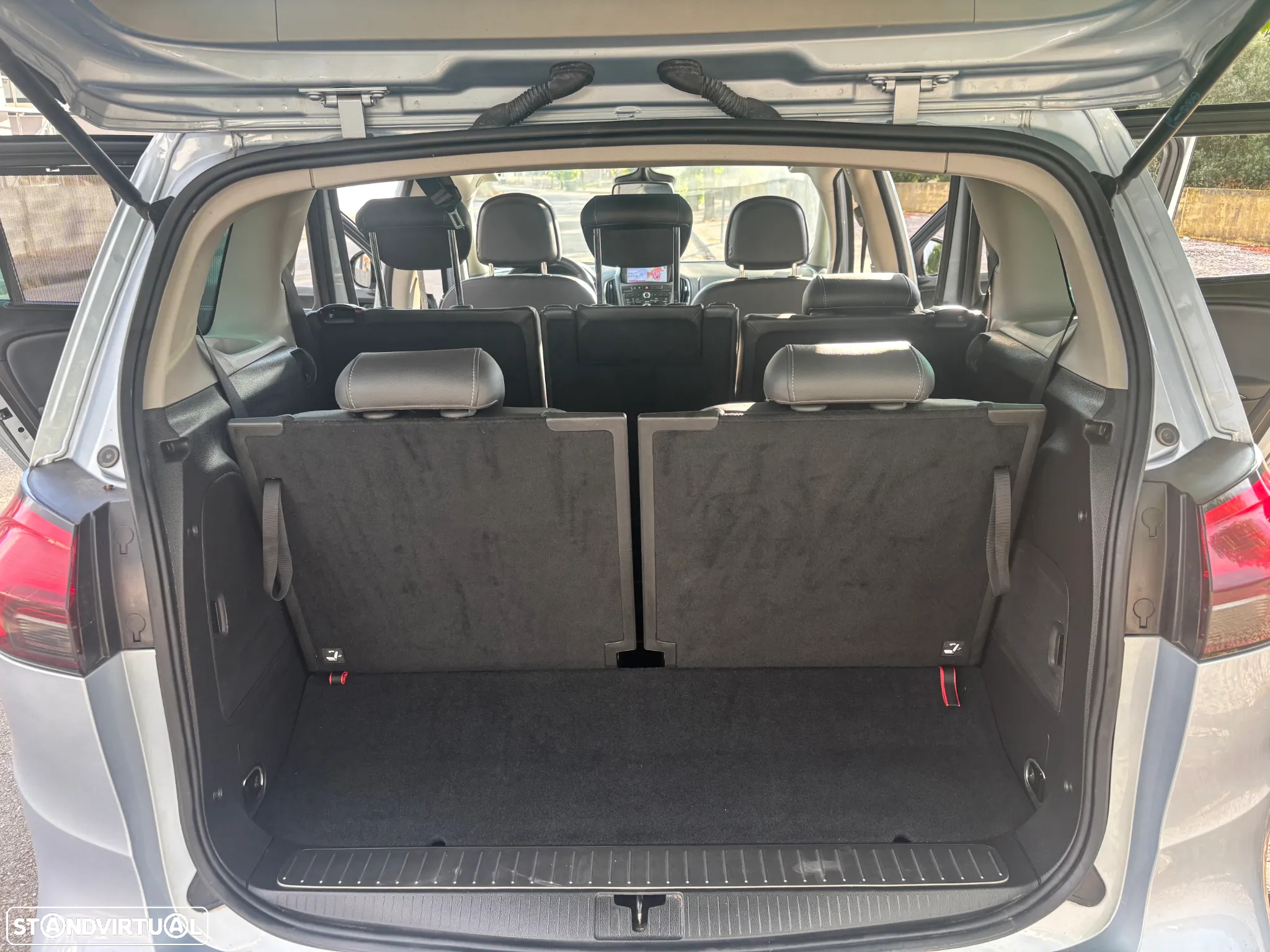 Opel Zafira 1.6 CDTi Executive - 17