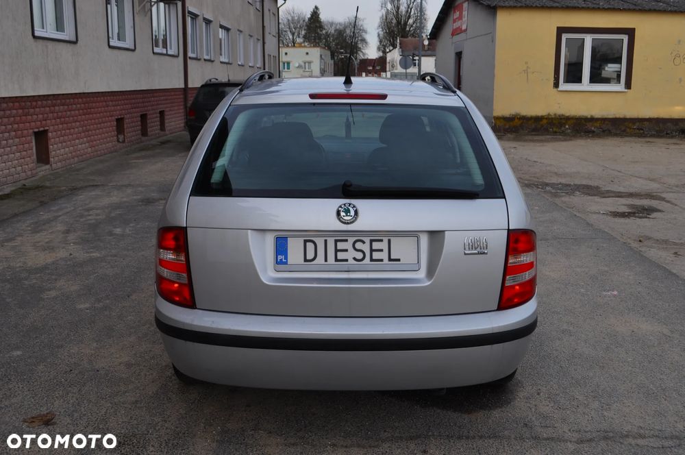 Skoda Fabia - 8