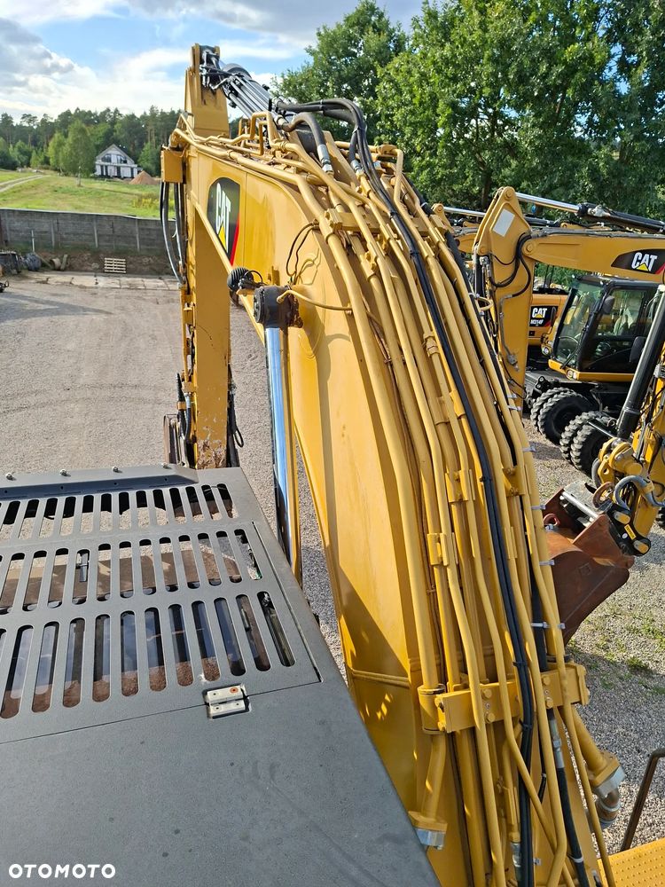 Caterpillar CAT 323 FL - 17