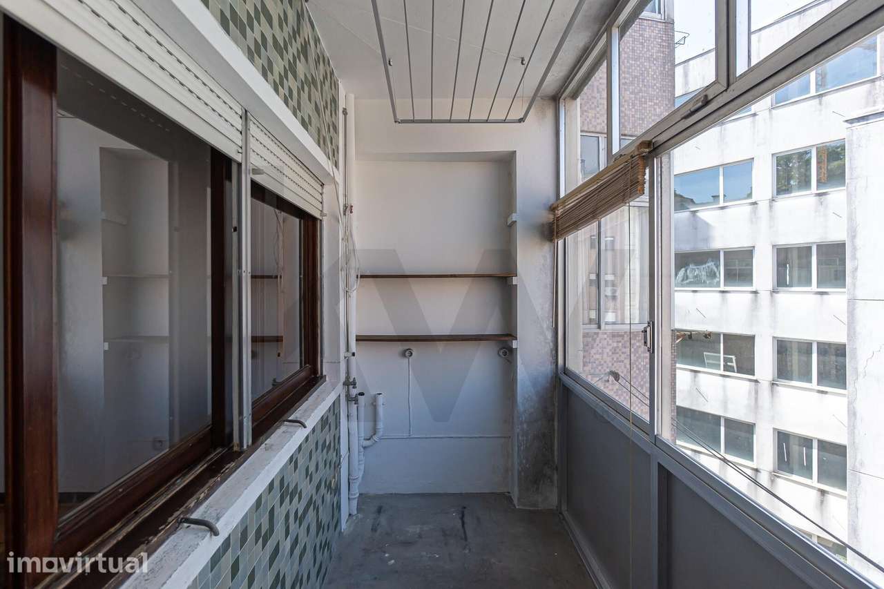 Apartamento T2 com enorme potencial no coração de Vila Nova de Gaia - Grande imagem: 5/35