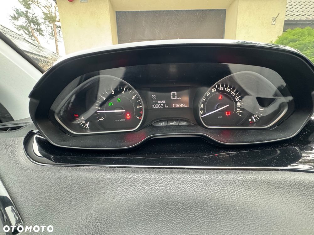 Peugeot 208 1.2 PureTech Access - 27