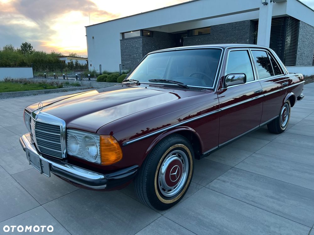 Mercedes-Benz W123 - 1