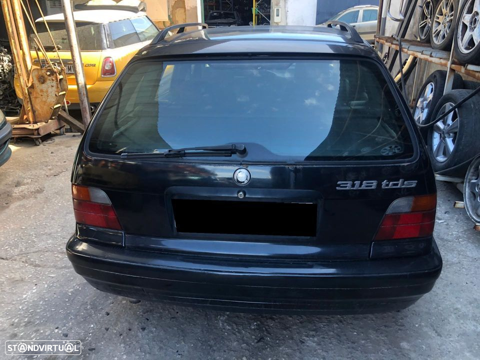BMW (E36) 318 TDS Touring de 1995 para peças - 4