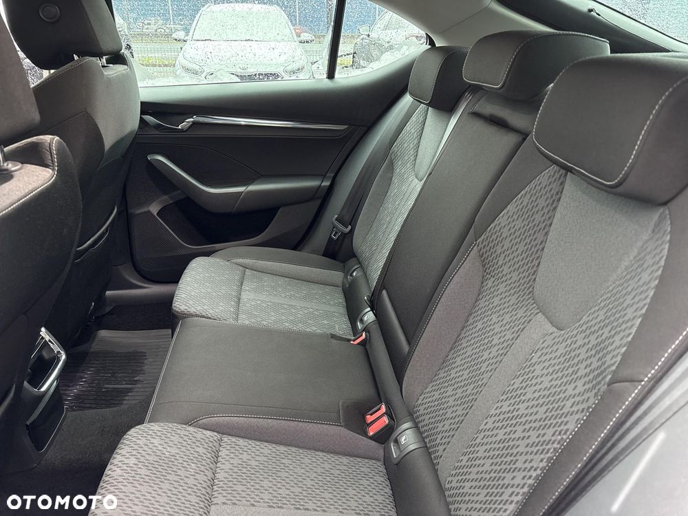 Skoda Octavia 2.0 TDI Style DSG - 16