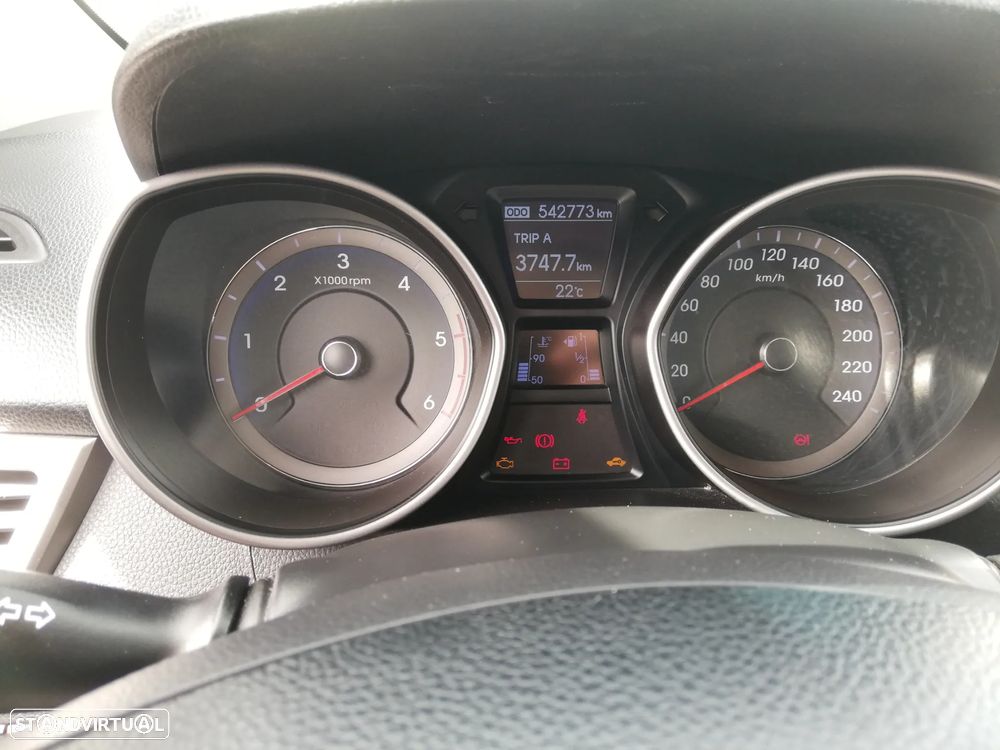 Hyundai i30 CW 1.6 CRDi STyle - 13