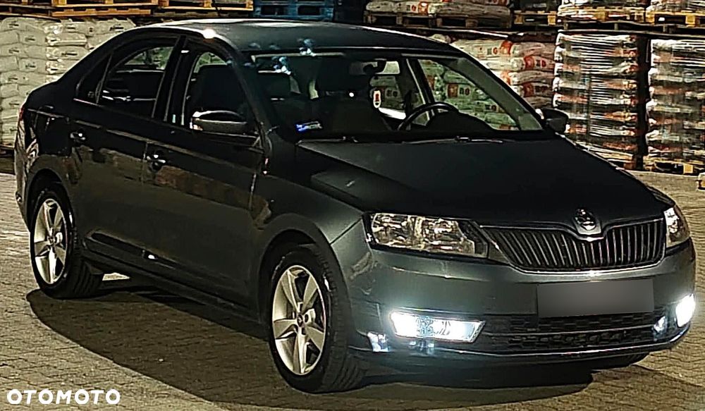 Skoda RAPID 1.2 TSI Style - 34