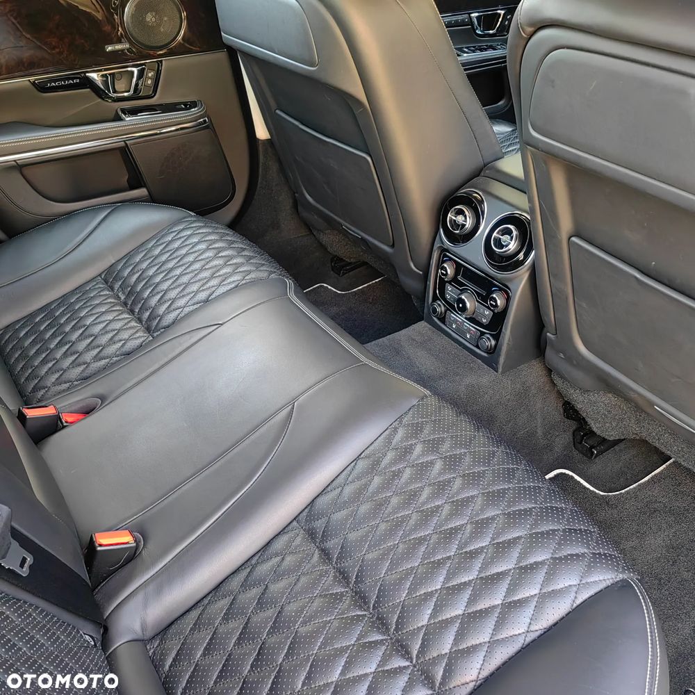 Jaguar XJ 3.0 D V6 Premium Luxury - 8