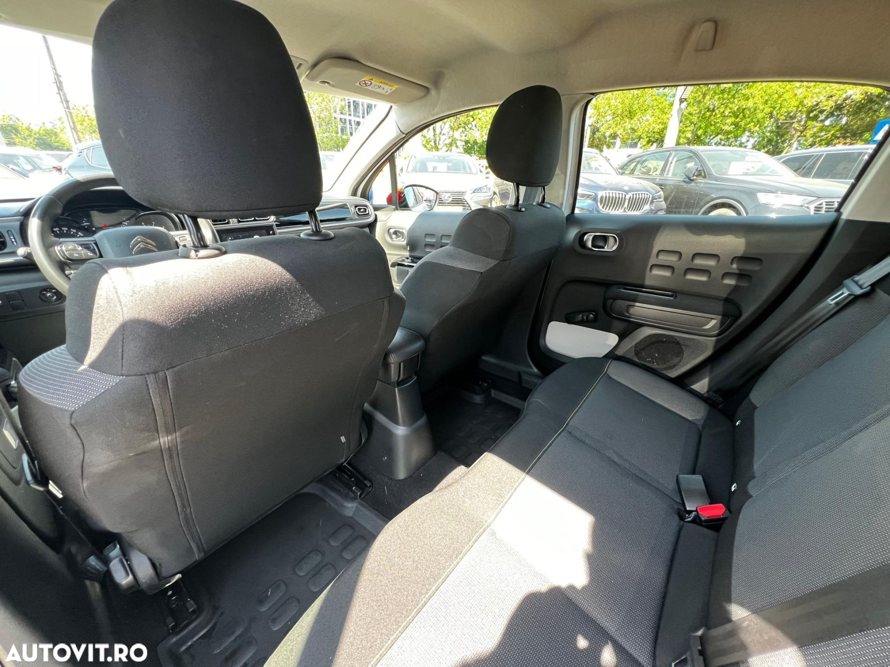 Citroën C3 1.2 PureTech S&S EAT Shine - 17