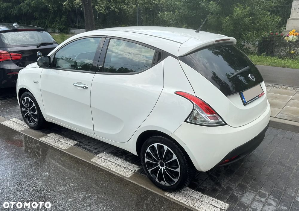 Lancia Ypsilon 1.2 8V Silver S&S - 2