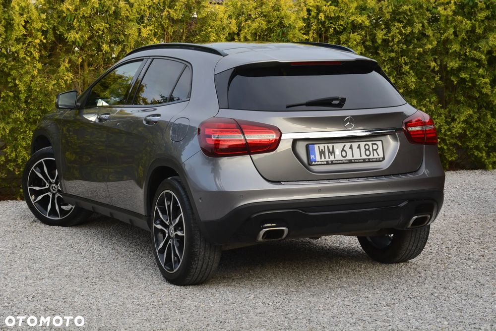Mercedes-Benz GLA 200 7G-DCT AMG Line - 19