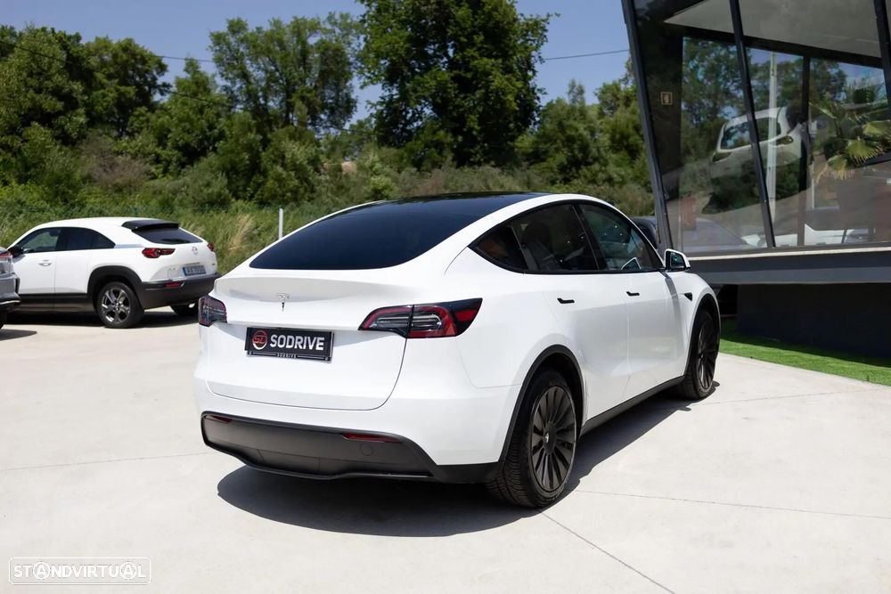Tesla Model Y Standard - 24