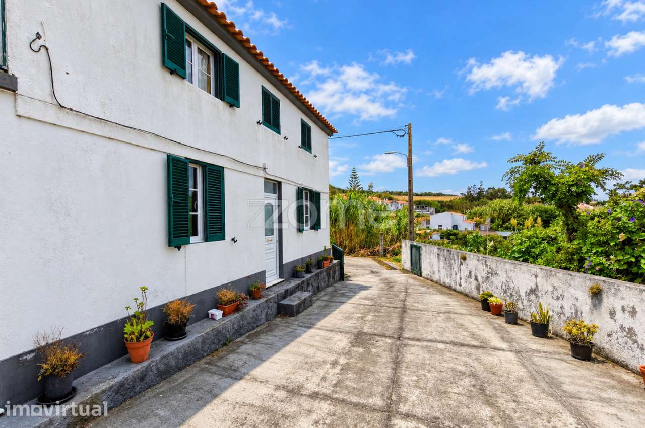 Moradia T2+1 com Terreno e Vista Mar nos Ginetes - Grande imagem: 4/30
