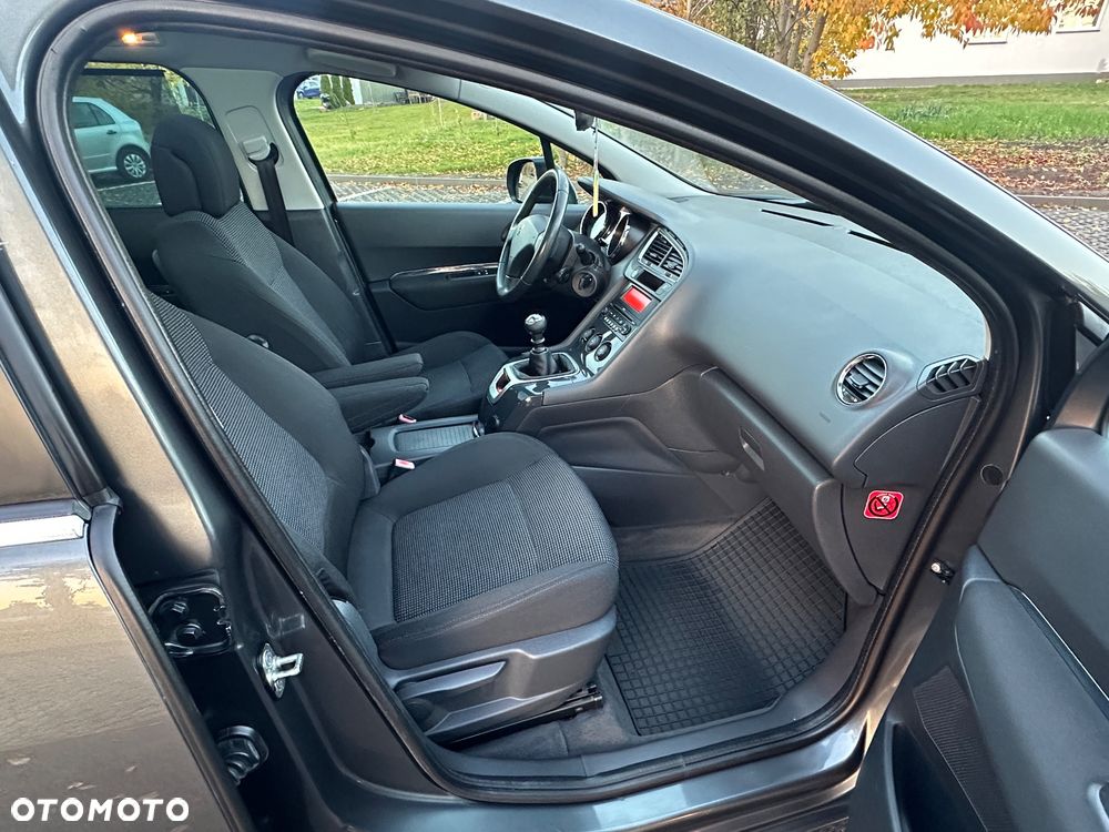 Peugeot 5008 - 29