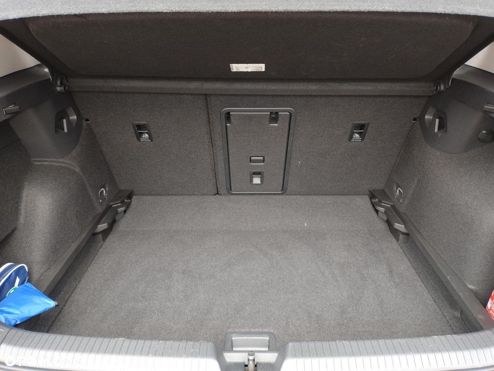 Volkswagen Golf - 18