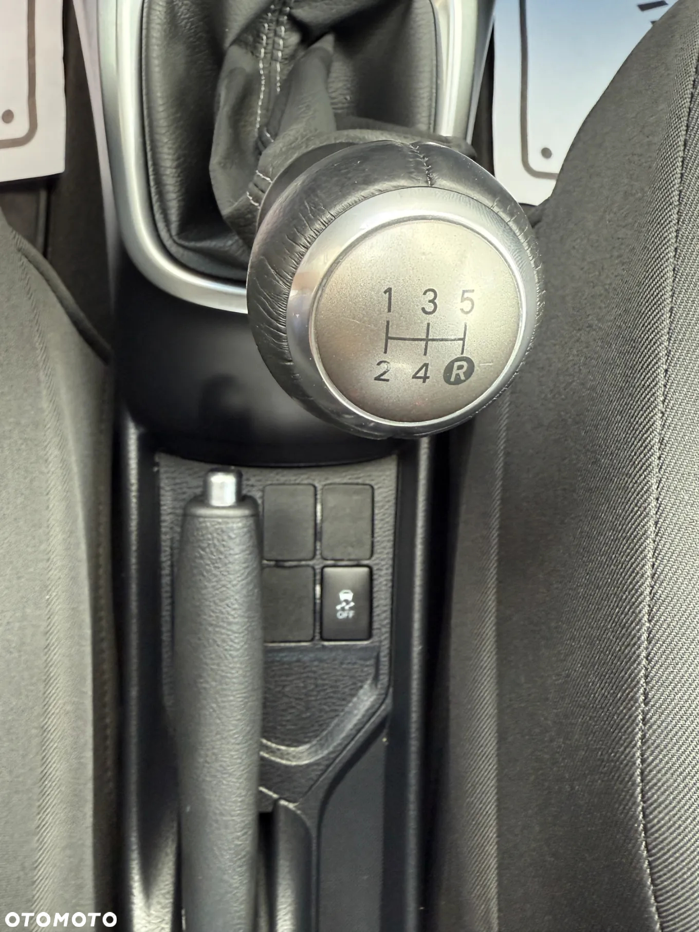 Toyota Yaris 1.0 Active EU6 - 15