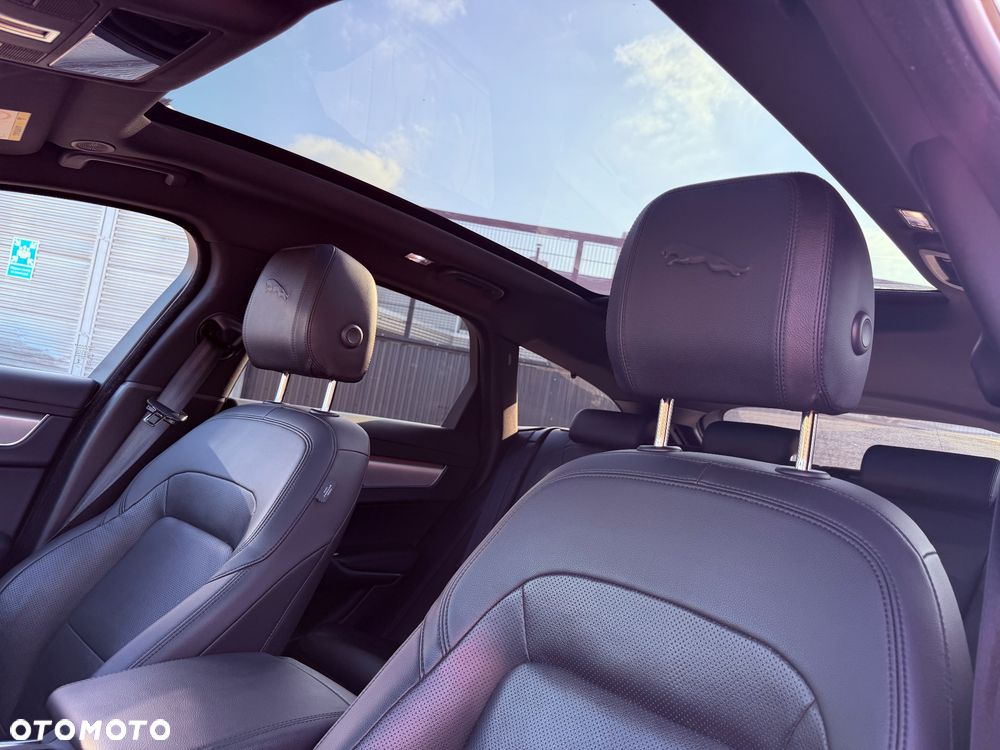 Jaguar XF - 12