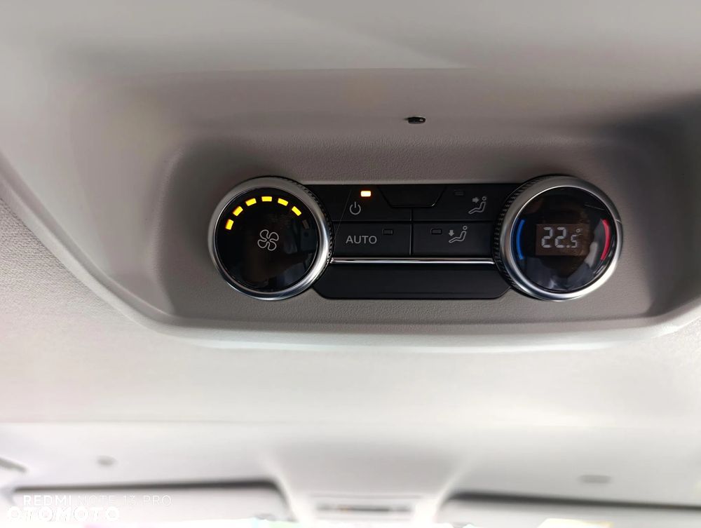 Volkswagen Caravelle - 5
